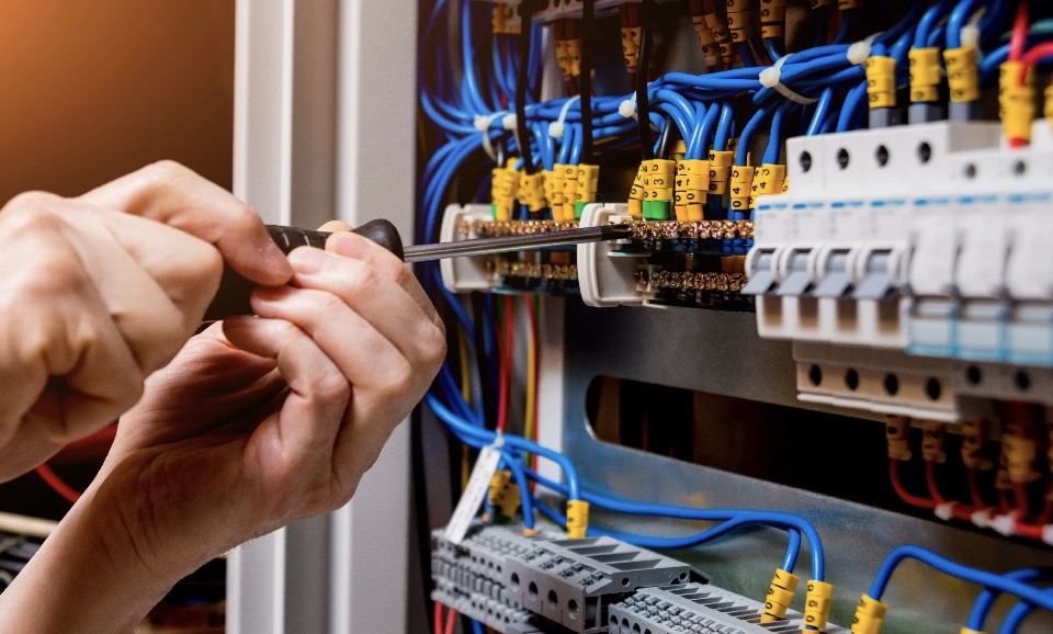 Electrician – Handyman service on HourDeal